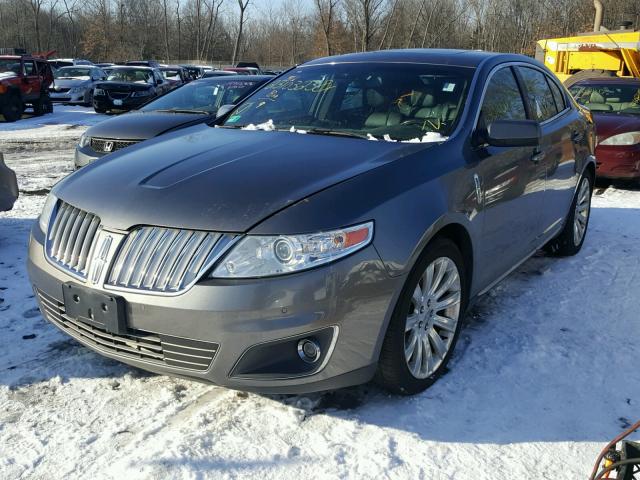 1LNHL9FT6BG607686 - 2011 LINCOLN MKS SILVER photo 2