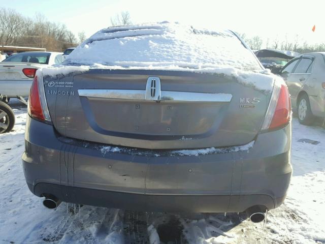 1LNHL9FT6BG607686 - 2011 LINCOLN MKS SILVER photo 9