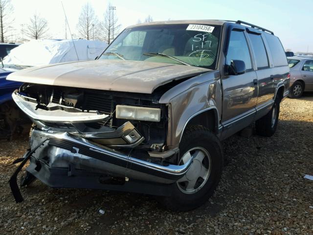 1GNFK16R9TJ379585 - 1996 CHEVROLET SUBURBAN K GOLD photo 2