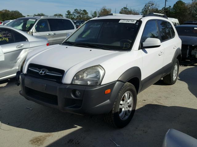 KM8JN72D08U756331 - 2008 HYUNDAI TUCSON SE WHITE photo 2