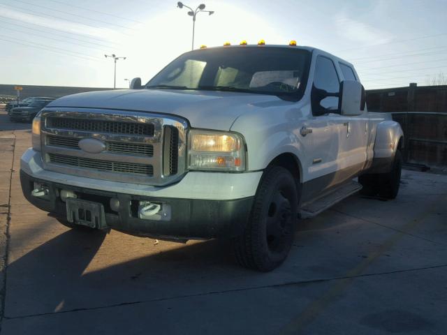 1FTWW32PX5EC08286 - 2005 FORD F350 SUPER WHITE photo 2