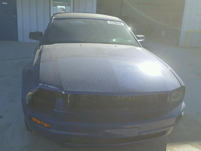 1ZVFT84N055232532 - 2005 FORD MUSTANG BLUE photo 9