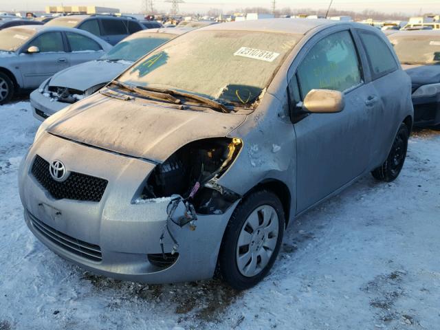 JTDJT923275106034 - 2007 TOYOTA YARIS GRAY photo 2