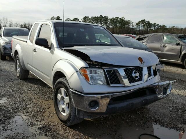 1N6AD06U77C417043 - 2007 NISSAN FRONTIER K SILVER photo 1