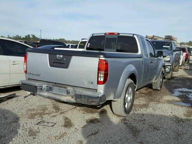 1N6AD06U77C417043 - 2007 NISSAN FRONTIER K SILVER photo 4