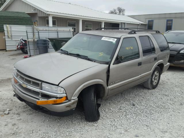 1GNDT13X54K158844 - 2004 CHEVROLET BLAZER TAN photo 2