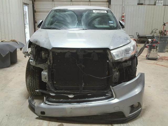 5TDZKRFH8ES017944 - 2014 TOYOTA HIGHLANDER SILVER photo 9