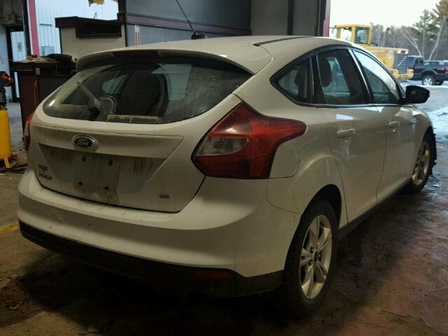 1FADP3K28DL321341 - 2013 FORD FOCUS SE WHITE photo 4