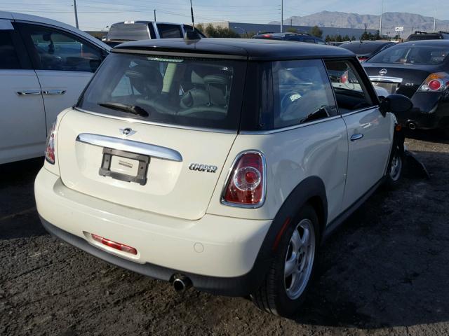 WMWSU3C52BTX97355 - 2011 MINI COOPER WHITE photo 4