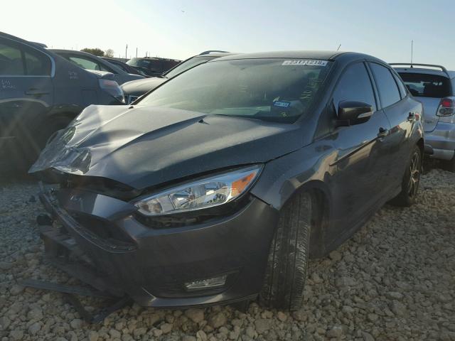 1FADP3F2XGL378915 - 2016 FORD FOCUS SE GRAY photo 2