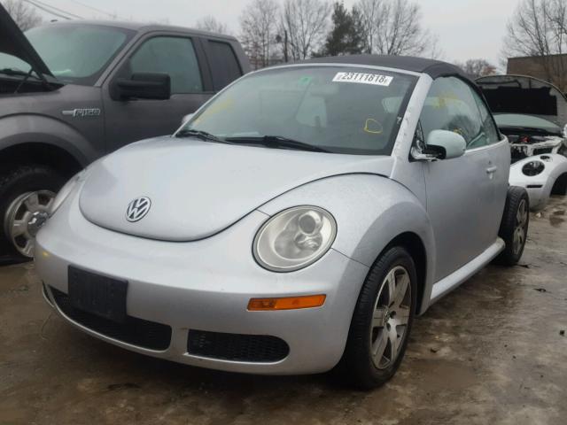 3VWRF31Y16M305666 - 2006 VOLKSWAGEN NEW BEETLE SILVER photo 2