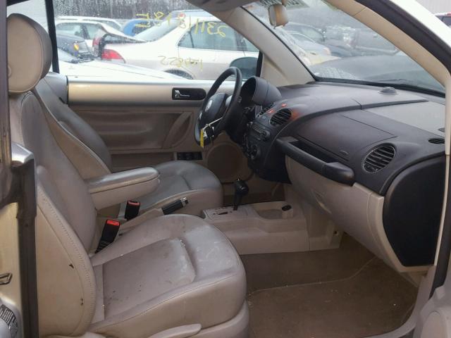 3VWRF31Y16M305666 - 2006 VOLKSWAGEN NEW BEETLE 银色 照片 5