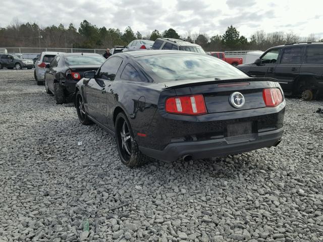 1ZVBP8AM1C5265809 - 2012 FORD MUSTANG BLACK photo 3