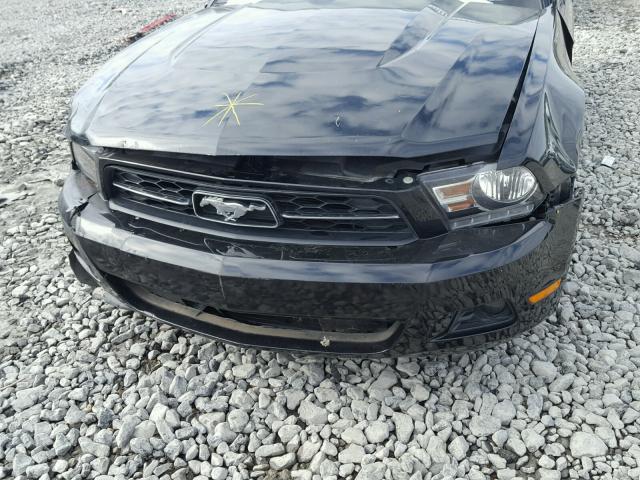 1ZVBP8AM1C5265809 - 2012 FORD MUSTANG BLACK photo 9