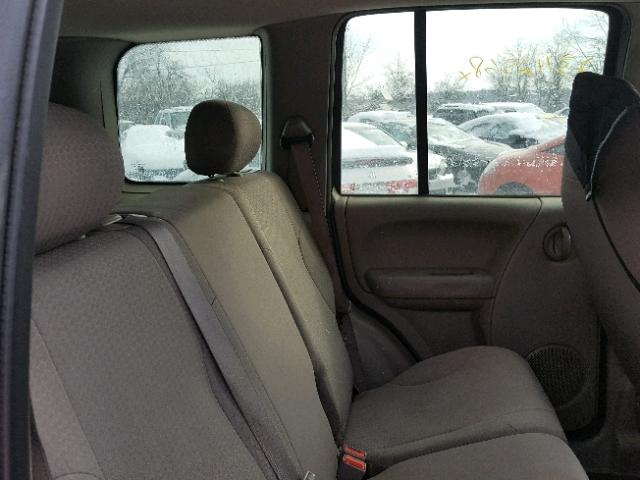 1J4GL48KX4W189742 - 2004 JEEP LIBERTY SP GOLD photo 6