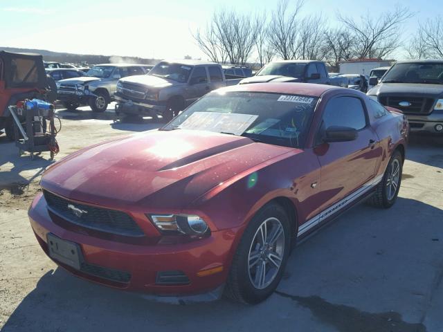 1ZVBP8AM8C5226683 - 2012 FORD MUSTANG RED photo 2