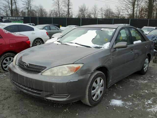 4T1BE32K82U610973 - 2002 TOYOTA CAMRY LE GRAY photo 2