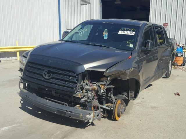 5TFCV54188X008378 - 2008 TOYOTA TUNDRA DOU GRAY photo 2