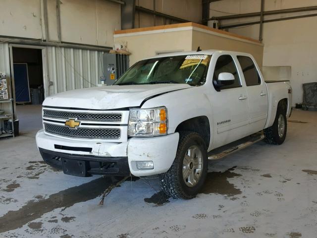 1GCPKTE77CF175881 - 2012 CHEVROLET SILVERADO WHITE photo 2