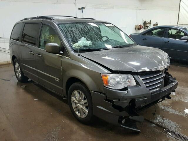 2A4RR5D11AR286682 - 2010 CHRYSLER TOWN & COU GRAY photo 1