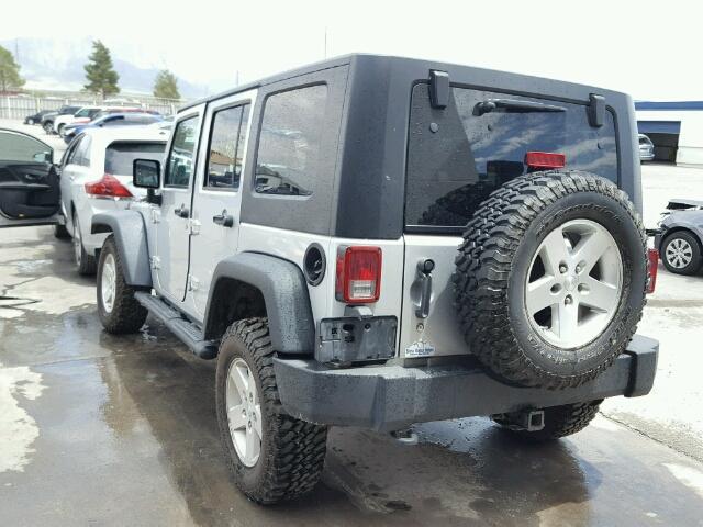 1J4BA6H16AL115699 - 2010 JEEP WRANGLER U SILVER photo 3