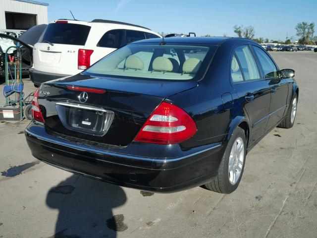 WDBUF65J33A258370 - 2003 MERCEDES-BENZ E 320 BLUE photo 4