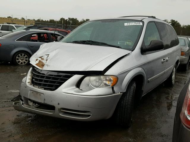 2A4GP54L96R862198 - 2006 CHRYSLER TOWN & COU SILVER photo 2