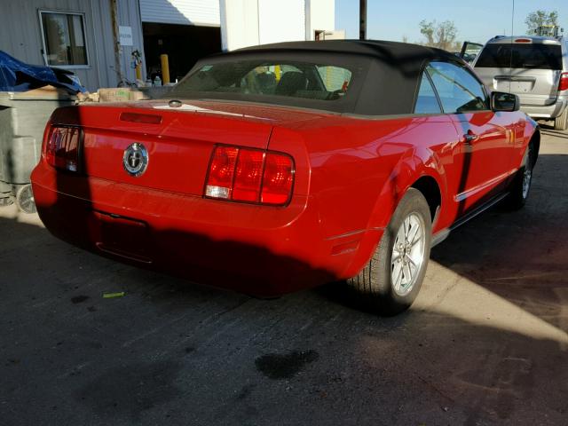 1ZVHT84N385135354 - 2008 FORD MUSTANG RED photo 4