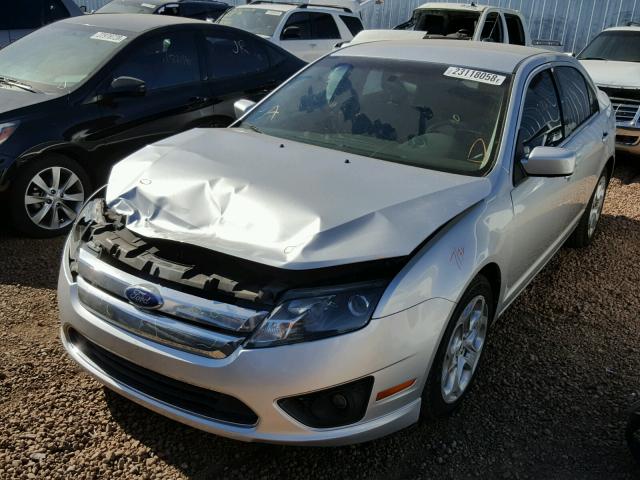 3FAHP0HA6BR274985 - 2011 FORD FUSION SE SILVER photo 2