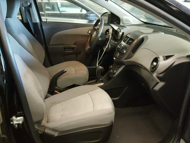 1G1JA5SH1C4110224 - 2012 CHEVROLET SONIC LS შავი ფოტო 5