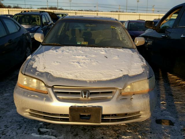 1HGCG55682A026105 - 2002 HONDA ACCORD EX SILVER photo 9