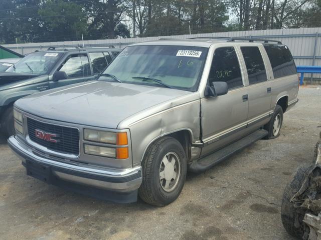 3GKEC16RXXG512948 - 1999 GMC SUBURBAN C GOLD photo 2