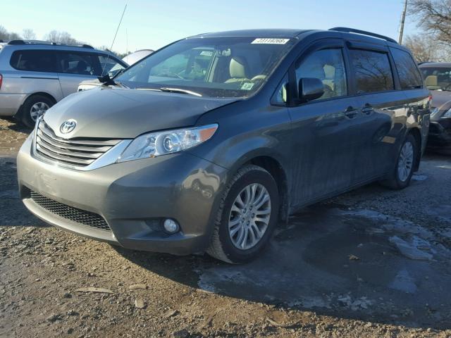 5TDYK3DC1DS342398 - 2013 TOYOTA SIENNA XLE GRAY photo 2