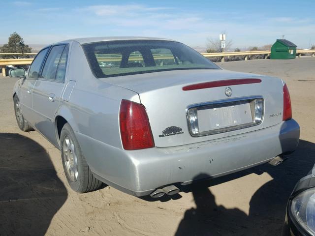 1G6KD54YXYU288983 - 2000 CADILLAC DEVILLE SILVER photo 3