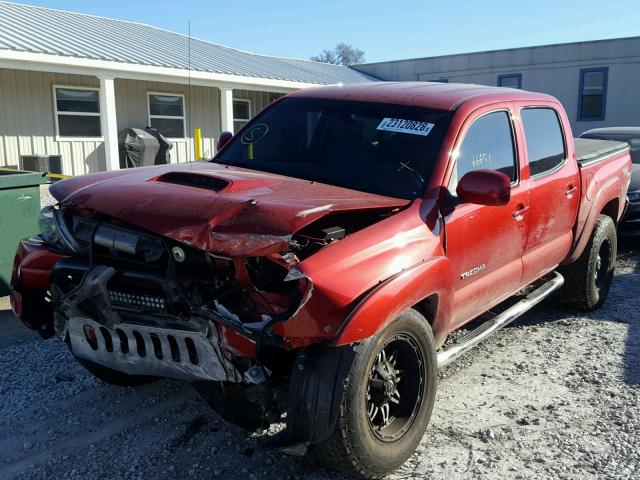 3TMLU4EN8AM054027 - 2010 TOYOTA TACOMA DOU RED photo 2