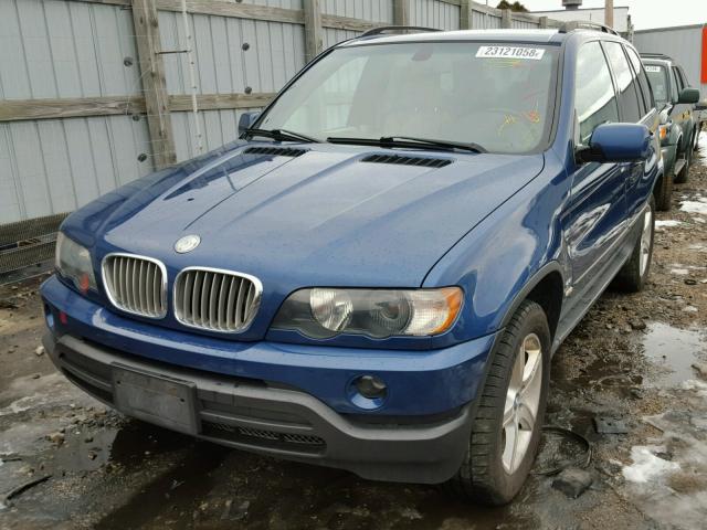 5UXFB33552LH34245 - 2002 BMW X5 4.4I BLUE photo 2