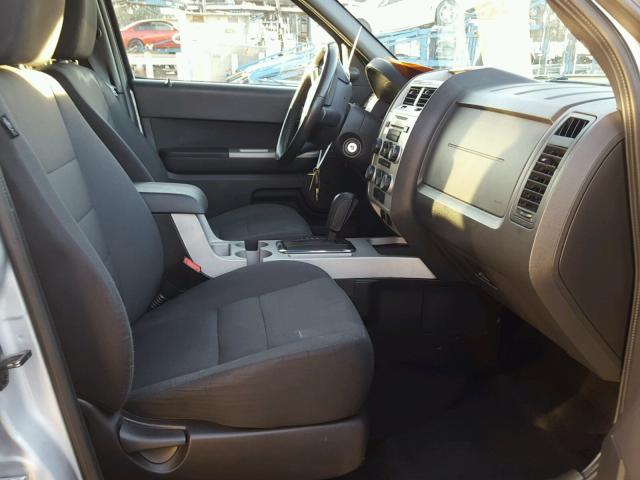 1FMCU9D78BKB74401 - 2011 FORD ESCAPE XLT SILVER photo 5