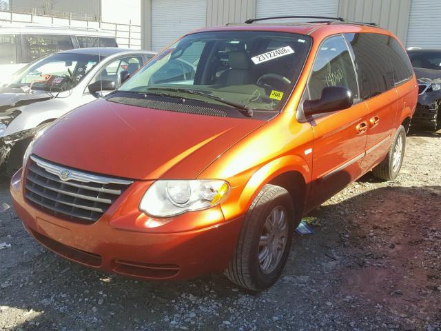 2A4GP54L86R728508 - 2006 CHRYSLER TOWN & COU ORANGE photo 2