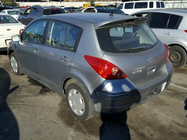 3N1BC13E19L363570 - 2009 NISSAN VERSA S GRAY photo 3