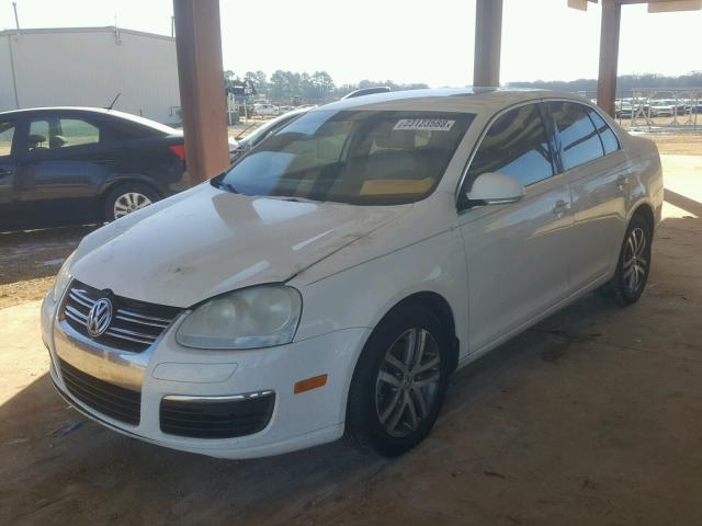 3VWSF71K46M703992 - 2006 VOLKSWAGEN JETTA 2.5 WHITE photo 2