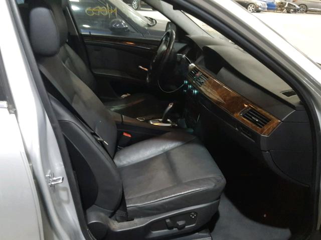 WBANV13568CZ58667 - 2008 BMW 528 XI SILVER photo 3