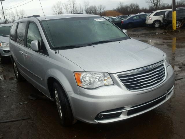 2A4RR8DG4BR604852 - 2011 CHRYSLER TOWN & COU SILVER photo 1