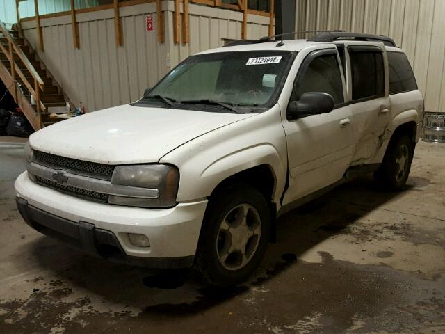 1GNET16S656150217 - 2005 CHEVROLET TRAILBLAZE WHITE photo 2