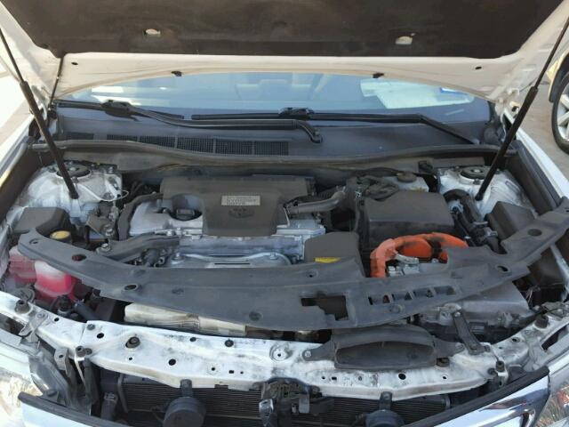 4T1BD1FK3DU089942 - 2013 TOYOTA CAMRY HYBR WHITE photo 7