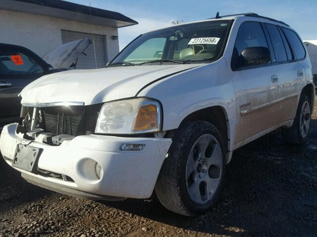 1GKDT13S962219455 - 2006 GMC ENVOY WHITE photo 2