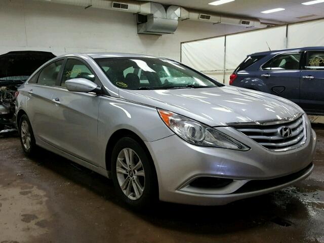 5NPEB4AC2BH008042 - 2011 HYUNDAI SONATA GLS SILVER photo 1