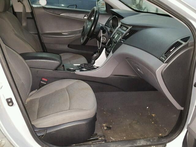 5NPEB4AC2BH008042 - 2011 HYUNDAI SONATA GLS SILVER photo 5