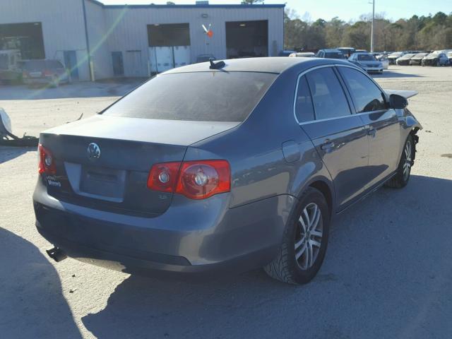 3VWDF71K45M606587 - 2005 VOLKSWAGEN NEW JETTA GRAY photo 4