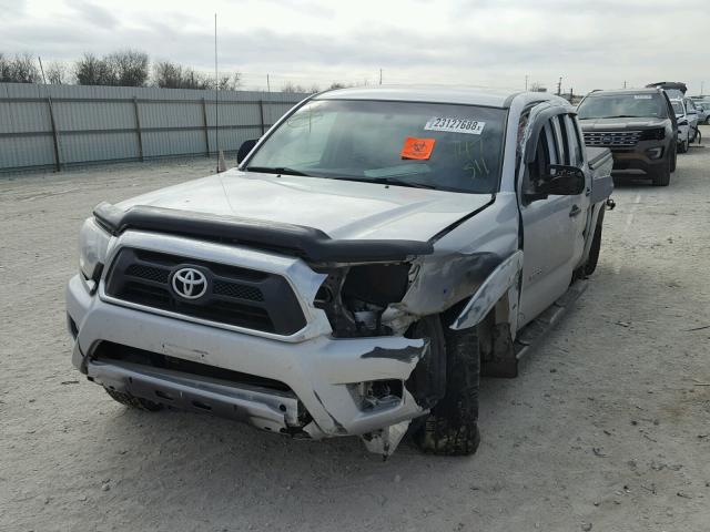 3TMJU4GN6DM147511 - 2013 TOYOTA TACOMA DOU WHITE photo 2