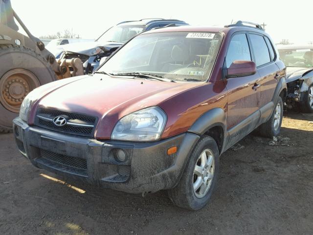 KM8JN72D75U135129 - 2005 HYUNDAI TUCSON GLS MAROON photo 2